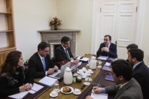ZF: Intendencia no negociará multas y agenda segundo encuentro con administración