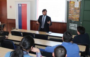 Dictan charla sobre aspectos mineros a estudiantes