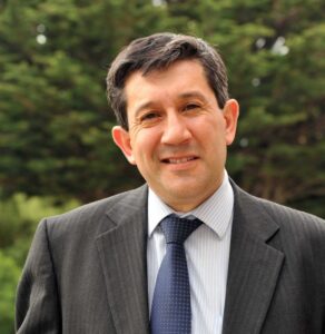 Alcalde Bocazzi promueve Punta Arenas en Ministerio de Relaciones Exteriores