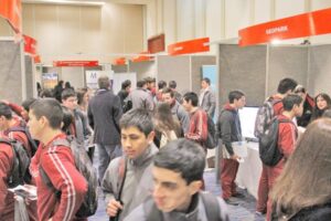 Más de 700 estudiantes asistieron a primera Feria de Prácticas Laborales