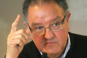 Gobierno destituyó al intendente de La Araucanía Francisco Huenchumilla