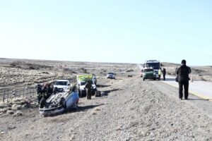 Niña muere tras volcar el auto en que retornaba a Argentina