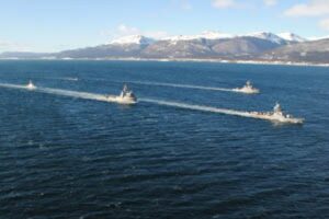 Armadas de Chile y Argentina finalizan simulación de siniestro en el Canal Beagle
