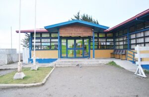 Niña no quiere ir a clases por burlas y agresión de compañeros