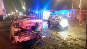 Grave permanece chofer que impactó a tres vehículos