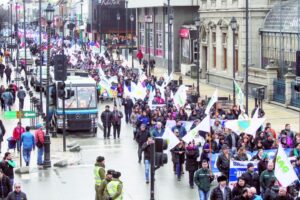 Tras masiva marcha, funcionarios públicos dan ultimátum al Gobierno