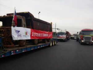 Camioneros del sur avanzan a Santiago tras obtener autorización de Gobierno