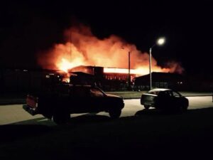 Incendio le arrebató a Porvenir el único gimnasio y principal lugar de encuentro de la comuna