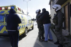 Esposa de carabinero dio a luz mientras era trasladada al hospital en ambulancia