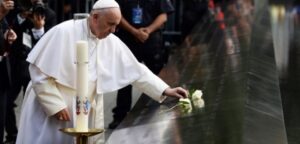 Papa Francisco critica en la ONU sistema financiero mundial y reza en Memorial de 11-S