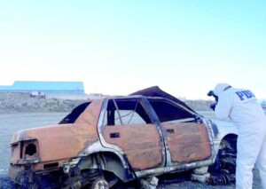 Auto robado fue encontrado destruido por el fuego