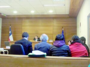 Altas penas esperan a imputados  por robar e incendiar vehículo