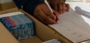 A dos meses de concluir las clases aún hay alumnos sin la TNE