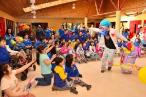 Grupo Base Aérea de la IVª Brigada visitó Centro de Rehabilitación Cruz del Sur