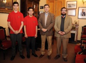 Estudiantes de la academia “Nobeles Australes” se reunieron con alcalde Bocazzi.