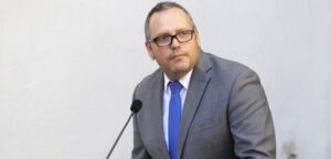 Jefe de informática de La Moneda asegura que Dávalos pidió borrar su PC el día de su renuncia