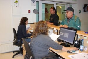 Natalinos acceden a servicios municipales extraordinarios en atención nocturna