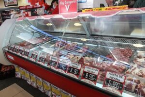 Salud y SAG intensifican fiscalizaciones en carnicerías en la “previa” a Fiestas Patria