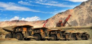 Codelco reduce equipo ejecutivo y saca a 47 profesionales por bajo precio del cobre