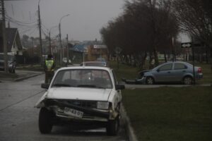 Triple colisión en conflictiva esquina producto de la imprudencia de un conductor