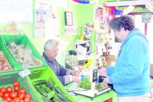 Las cuentas alegres de los almaceneros  magallánicos en feriados de Fiestas Patrias