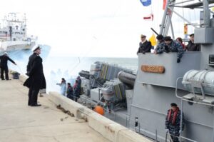 “Intrépida” lancha naval argentina recaló en Punta Arenas