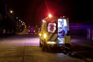 Una persona de 22 años fue asaltada esta mañana en la vía pública y resultó con lesiones graves