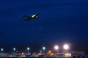 Controladores de tráfico aéreo se sumarán a paro de trabajadores aeroportuarios en vísperas del “18?