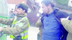 Asalto a mano armada a céntrica joyería termina con persecución a tiros y con dos detenidos