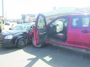 Un lesionado tras  colisión de camioneta y taxi colectivo