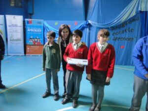 Más de 100 escolares de Última Esperanza recibieron su computador gratuito
