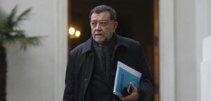 Gobierno anuncia que tomará medidas ante paros “ilegales” en Registro Civil y Gendarmería