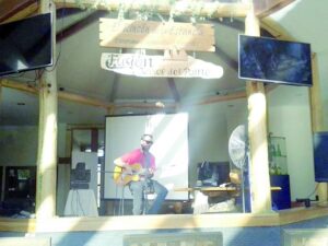 Kevin Johansen como en casa en Torres del Paine