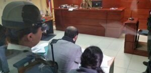 Defensa de madrastra acusada por crimen de niño de 4 años pide inhabilitar a jueza