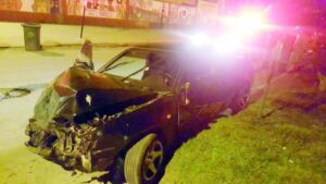 Chofer ebrio de 15 años impactó contra autos de argentinos