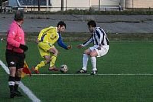 Victoria en una jornada de sorpresas venció 1-0 a Prat