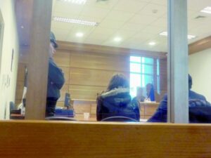 Mujer formalizada por apuñalar  a su pareja luego de ingerir alcohol