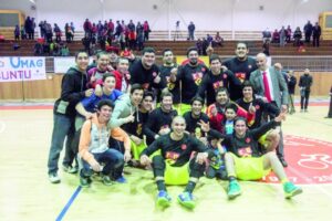 Español no se cansa de festejar, ahora ganó el clausura del masculino y va por más