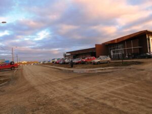 Pavimentación de tres calles dejará  urbanizado entorno del liceo en Porvenir