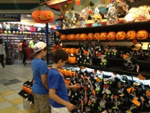 Robos a supermercados en Halloween crecen 9,6%