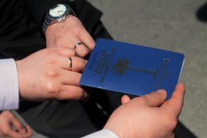 Tres parejas magallánicas sellaron Acuerdo de Unión Civil en primer día de vigencia