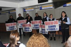 Extienden vigencia de valor de pasaporte y cédula de identidad por paro del Registro Civil
