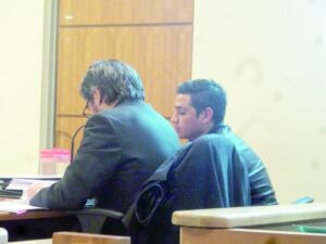 Manejaba en estado de ebriedad y con cartuchos de escopeta en su poder