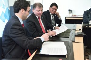 Convenio fomentará posibilidades de desarrollo laboral para egresados y titulados de la Umag