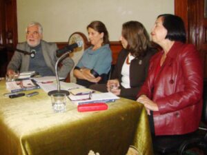 Escritora magallánica presenta su libro en Santiago