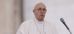 Juez prepara exhorto para que el Papa responda por presuntos encubrimientos a Karadima
