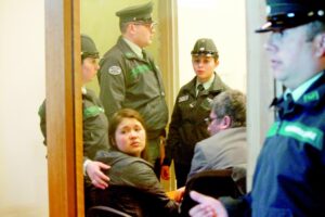 Joven madre imputada por tráfico de drogas fue trasladada a Santiago