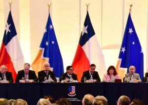 “No me parece que una autoridad elegida para un cargo, esté postulando a otro”