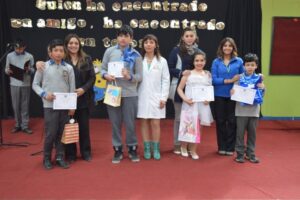 Rotary club Punta Arenas distinguió a los mejores compañeros de la escuela República Argentina