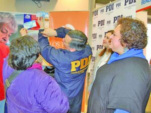 PDI capacitó a adultos mayores para evitar que sean estafados